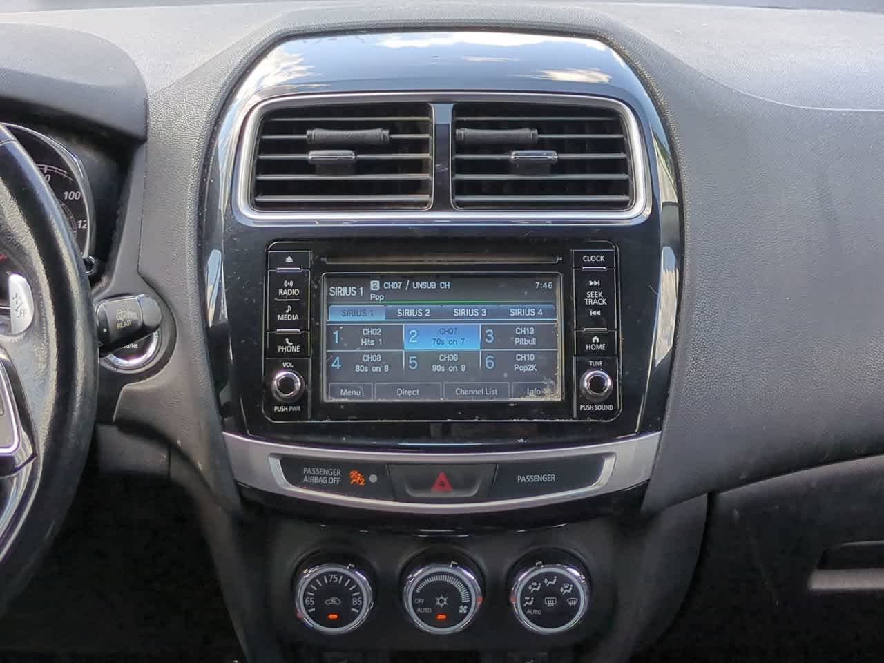 Thumbnail: 2016 Mitsubishi Outlander Sport - 17
