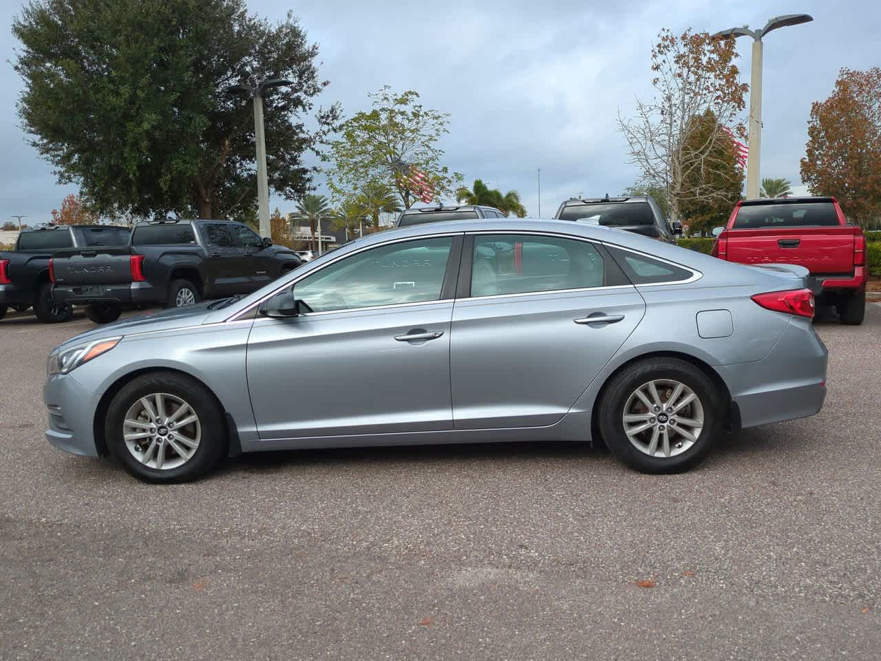 Thumbnail: 2015 Hyundai Sonata - 3