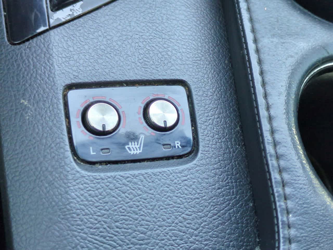 Thumbnail: 2013 Toyota Avalon - 19