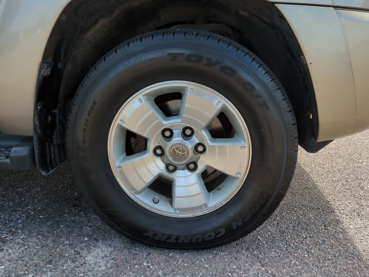 Thumbnail: 2004 Toyota 4Runner - 11