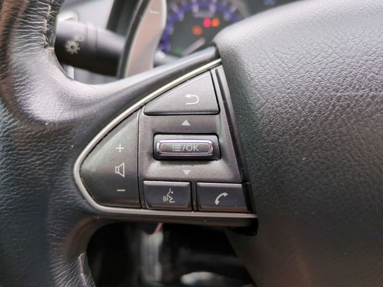 Thumbnail: 2014 INFINITI Q50 - 25