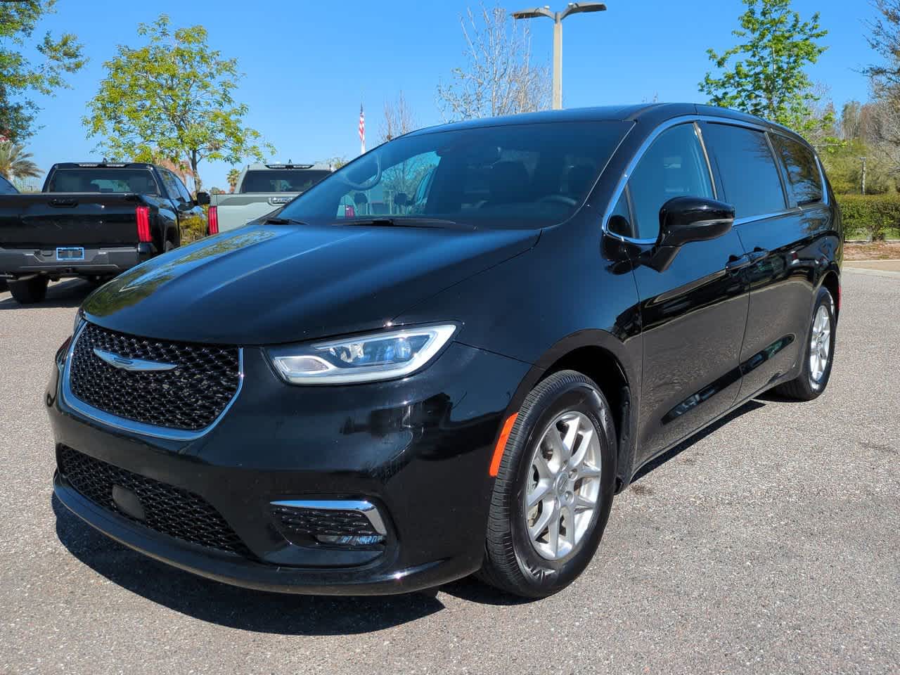 Thumbnail: 2025 Chrysler Pacifica - 2