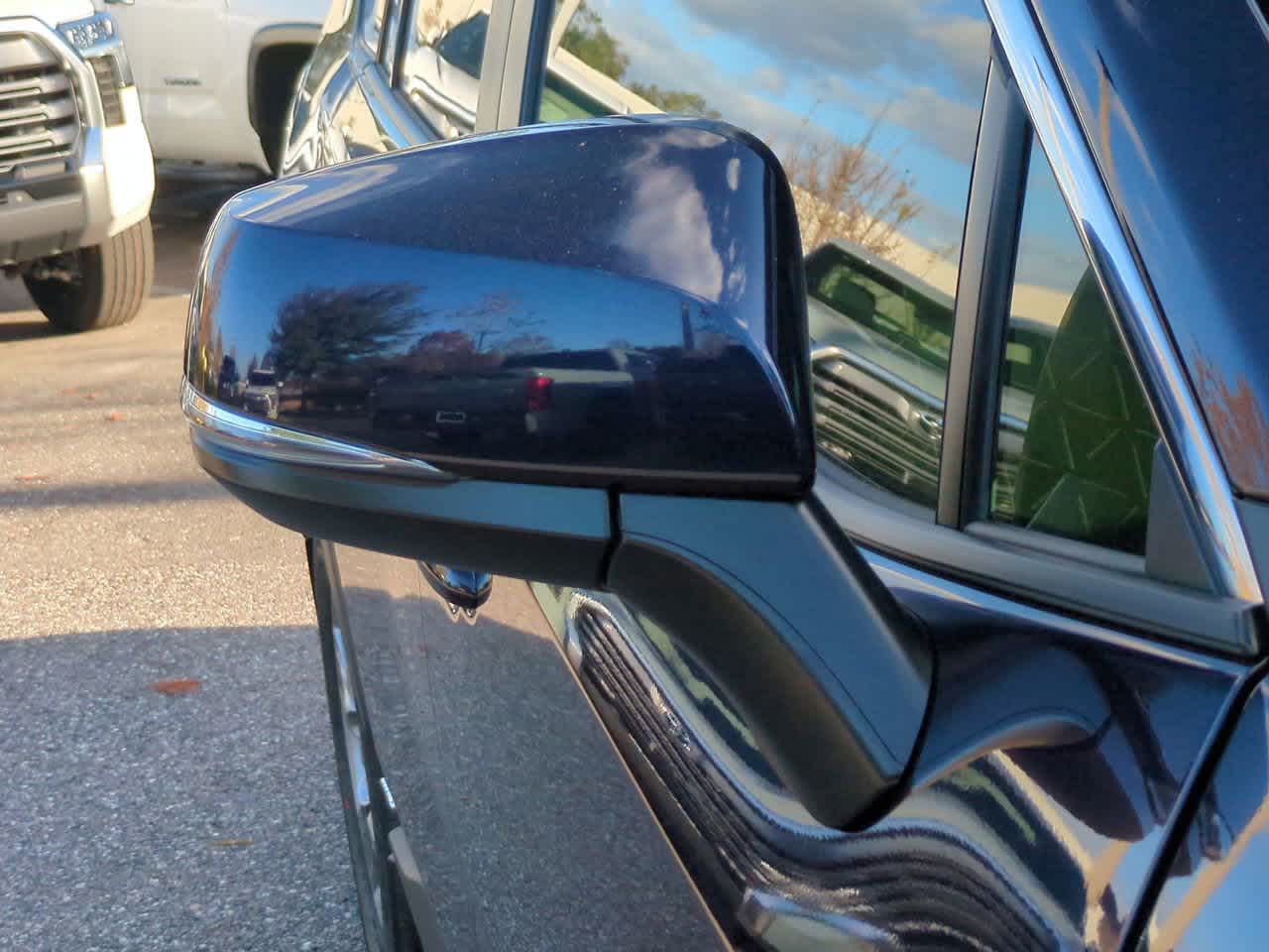 Thumbnail: 2025 Toyota RAV4 - 12