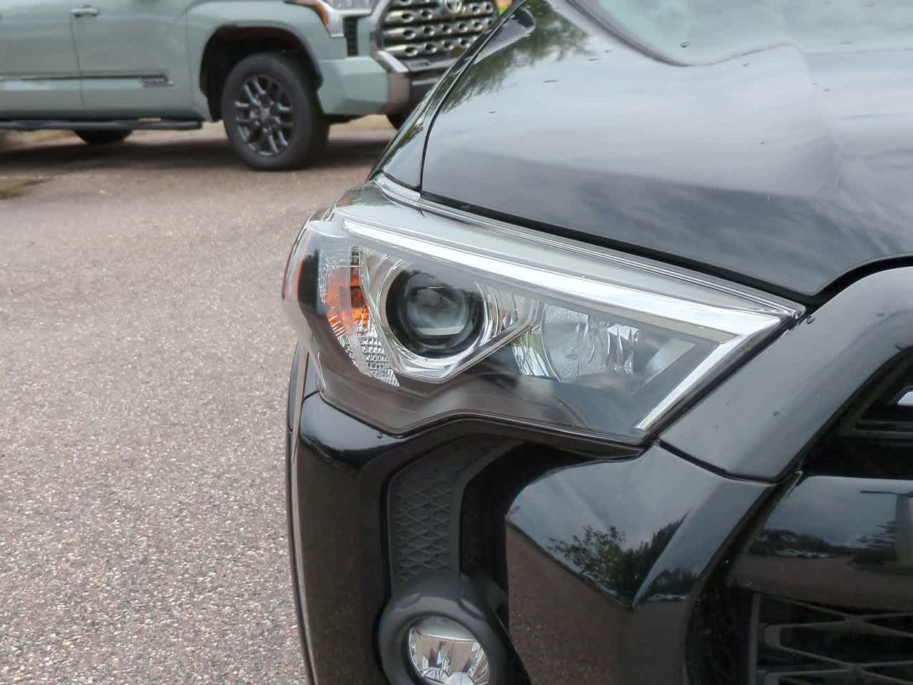 Thumbnail: 2022 Toyota 4Runner - 10