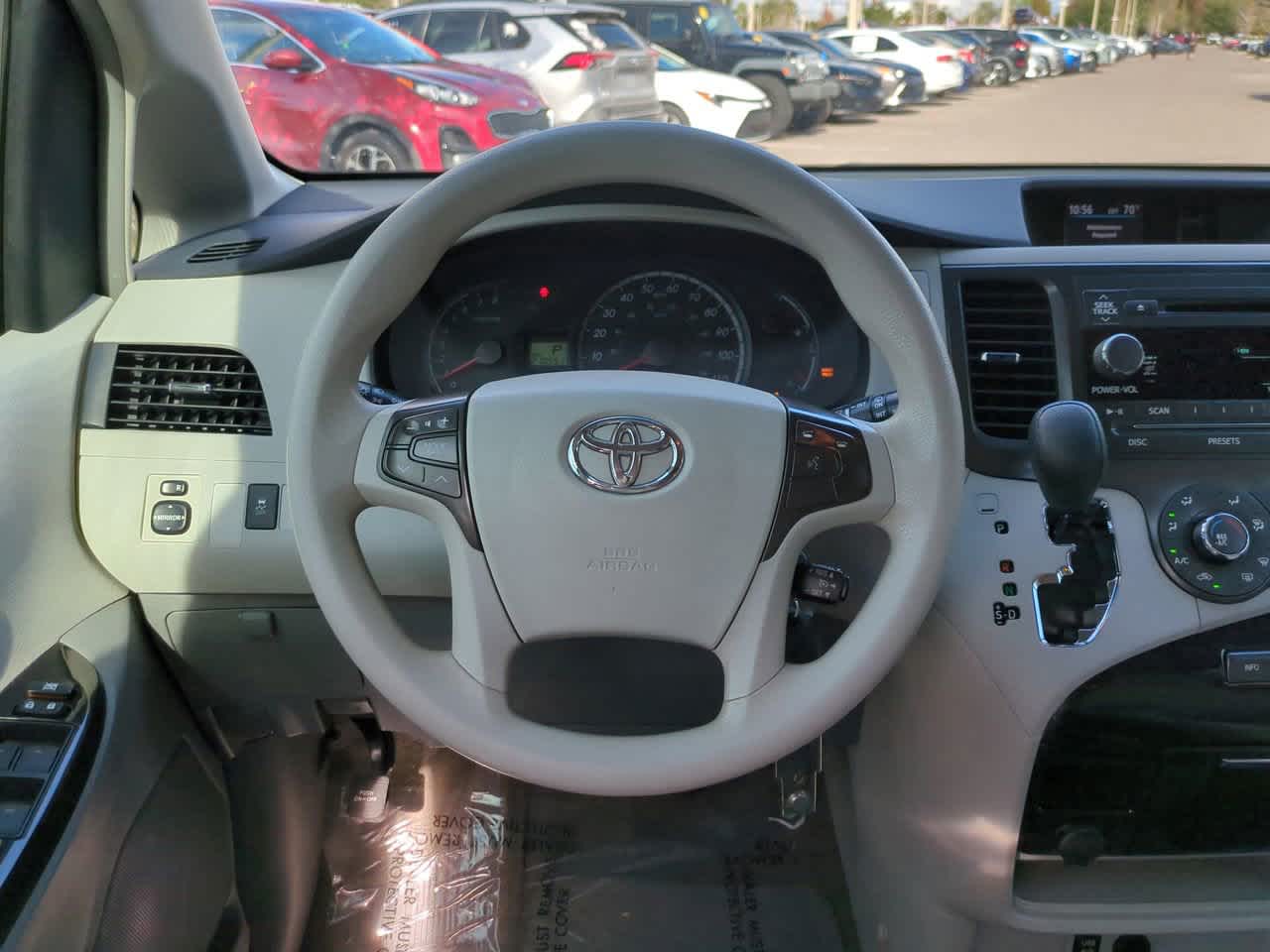 Thumbnail: 2012 Toyota Sienna - 16