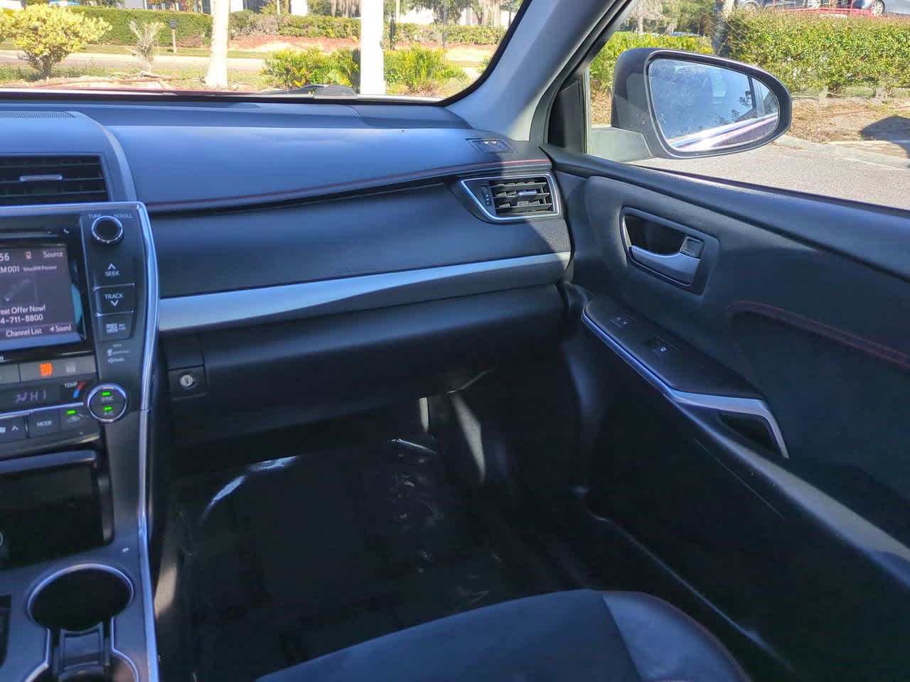 Thumbnail: 2016 Toyota Camry - 16