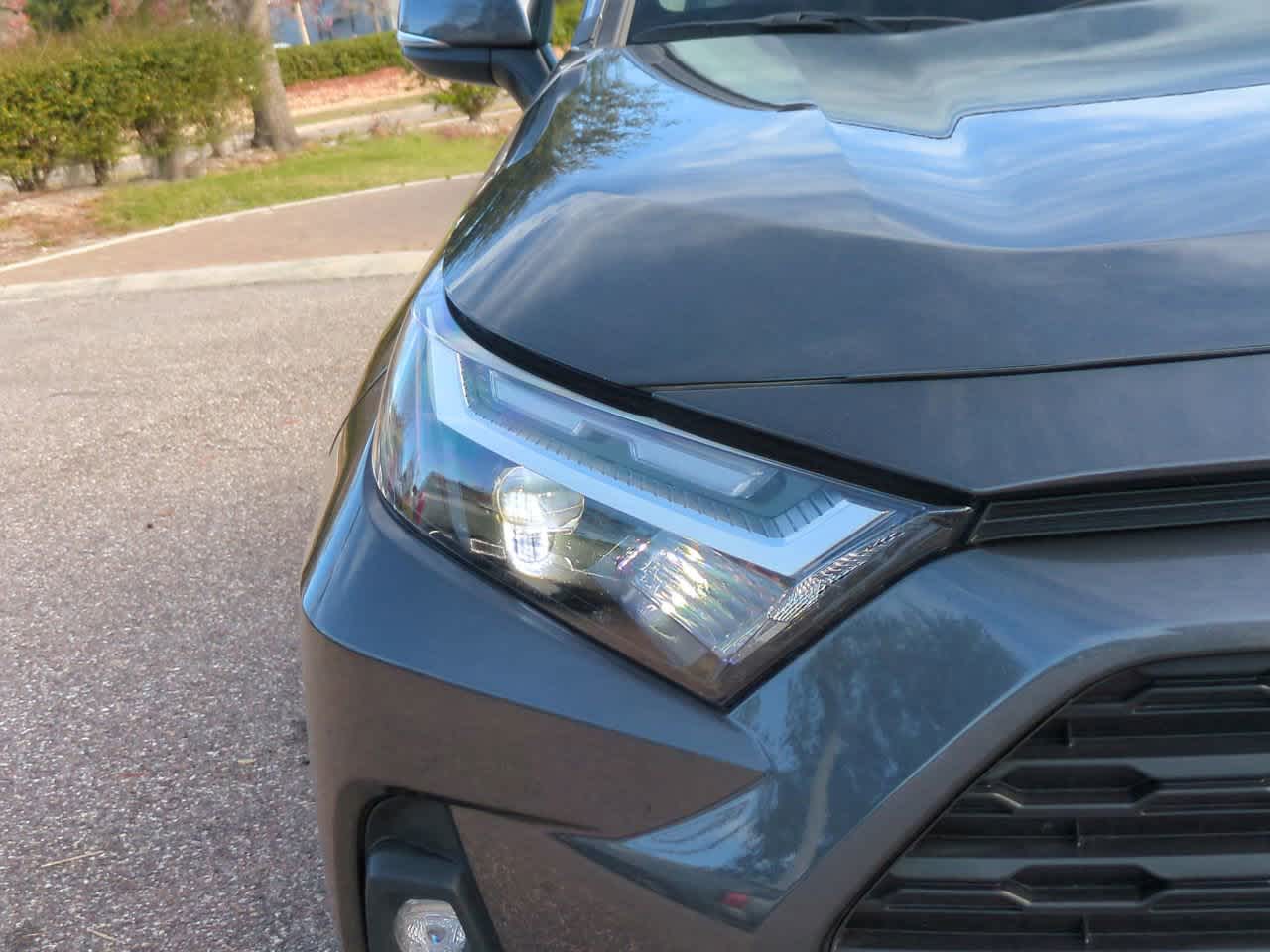 Thumbnail: 2022 Toyota RAV4 - 10