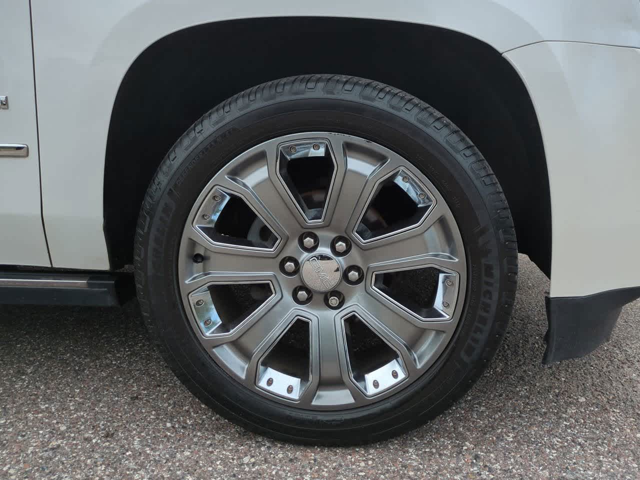 Thumbnail: 2016 GMC Yukon XL - 11