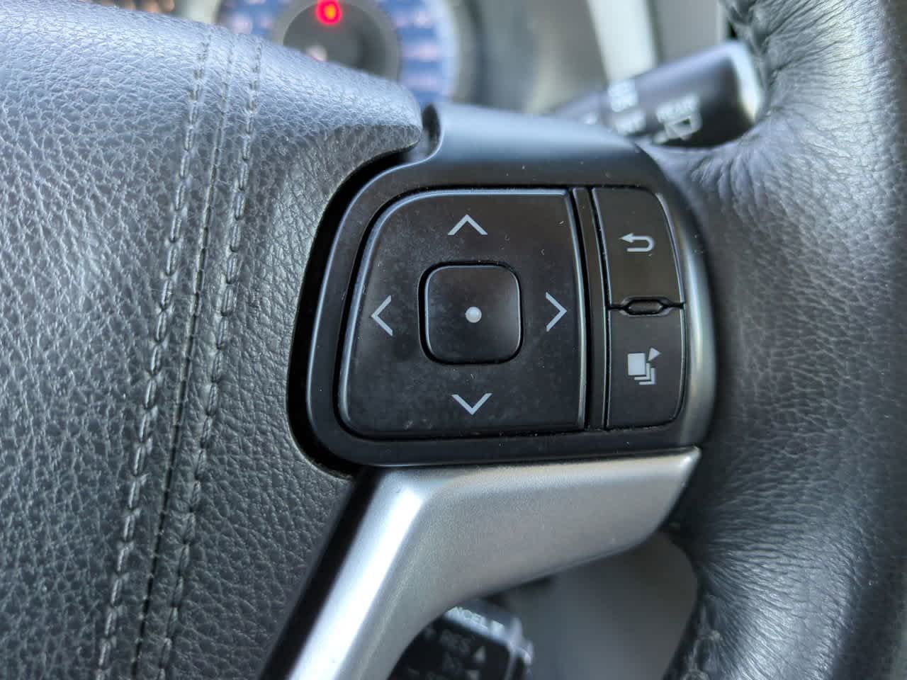 Thumbnail: 2017 Toyota Sienna - 27