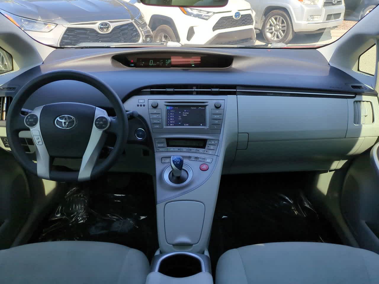 Thumbnail: 2015 Toyota Prius - 14