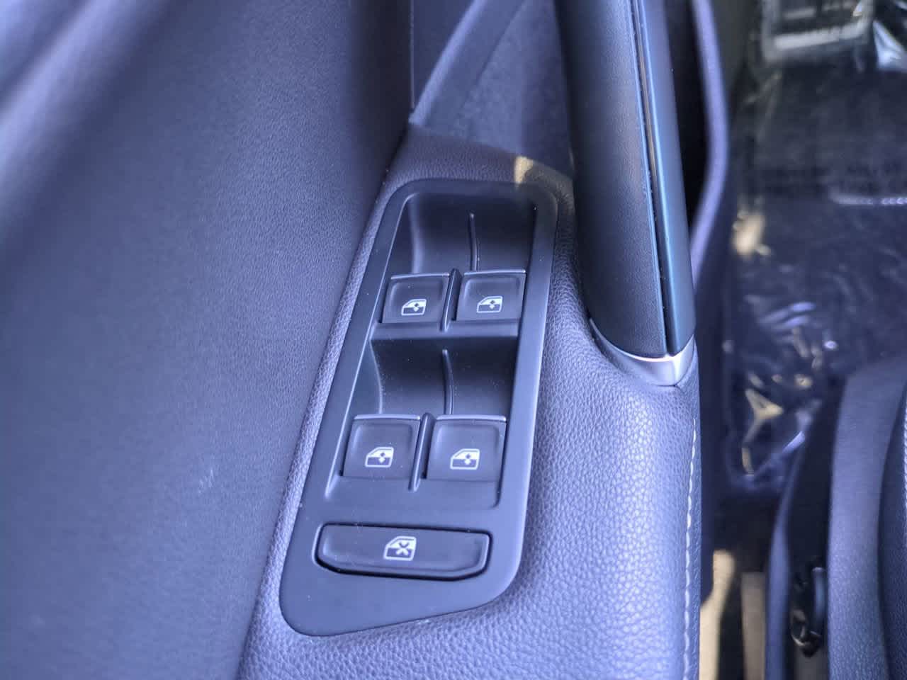 Thumbnail: 2016 Volkswagen Golf - 23