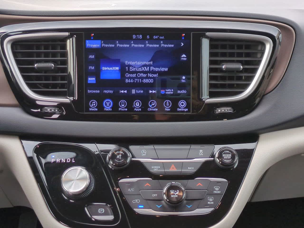 Thumbnail: 2017 Chrysler Pacifica - 18