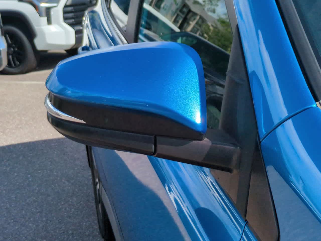 Thumbnail: 2018 Toyota RAV4 - 12