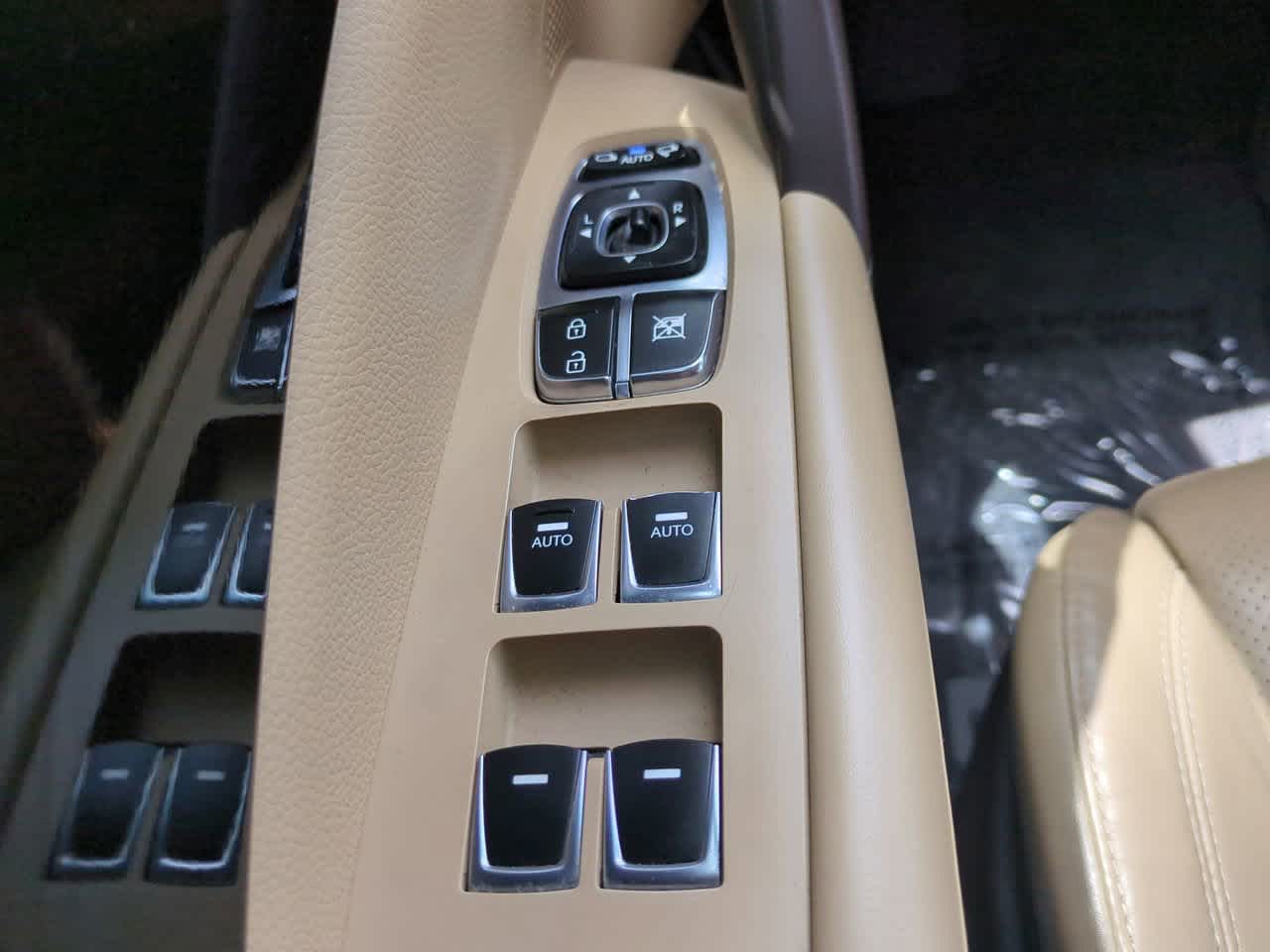 Thumbnail: 2016 Hyundai Azera - 24
