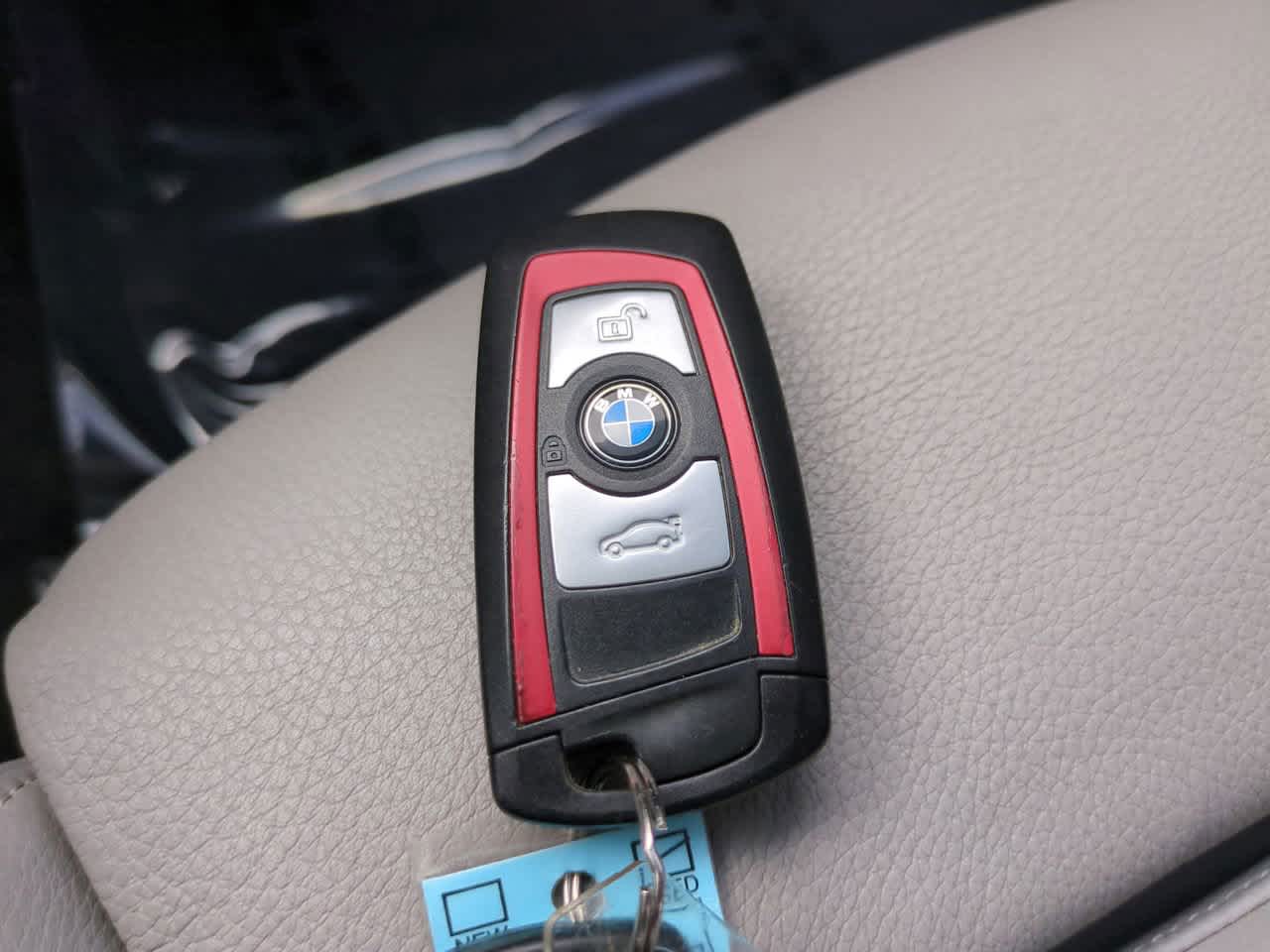 Thumbnail: 2013 BMW 3 Series - 26