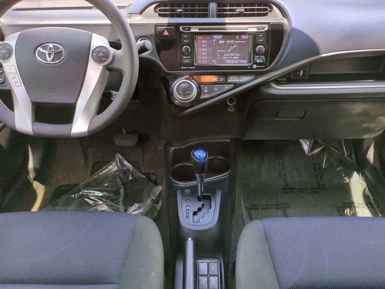 Thumbnail: 2016 Toyota Prius c - 18