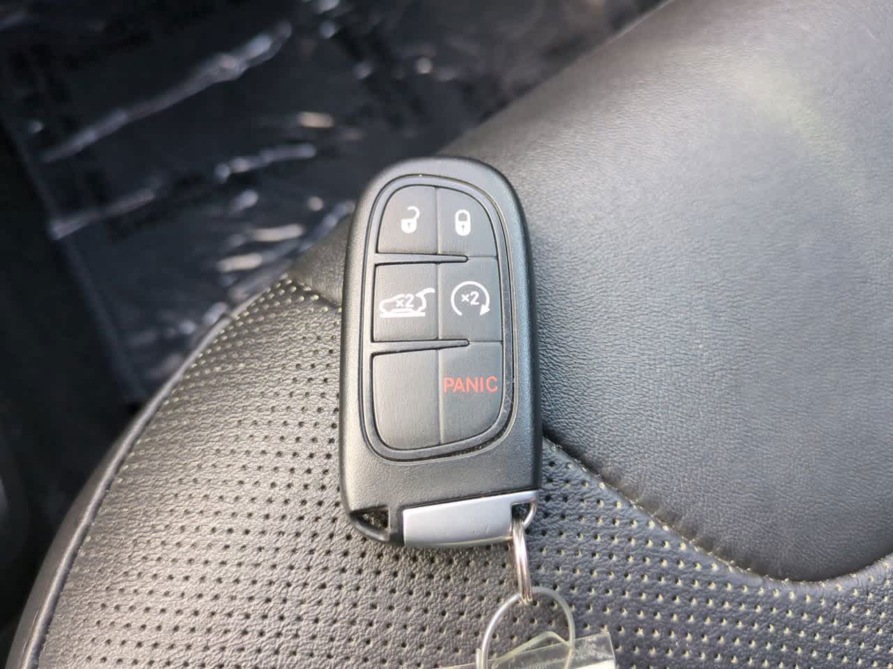 Thumbnail: 2019 Jeep Cherokee - 26