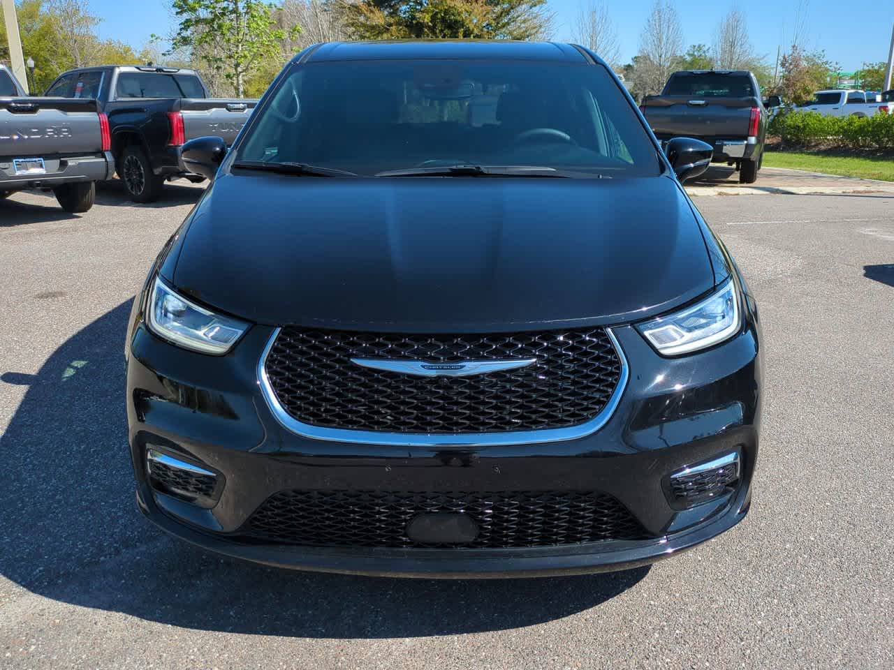 Thumbnail: 2025 Chrysler Pacifica - 9