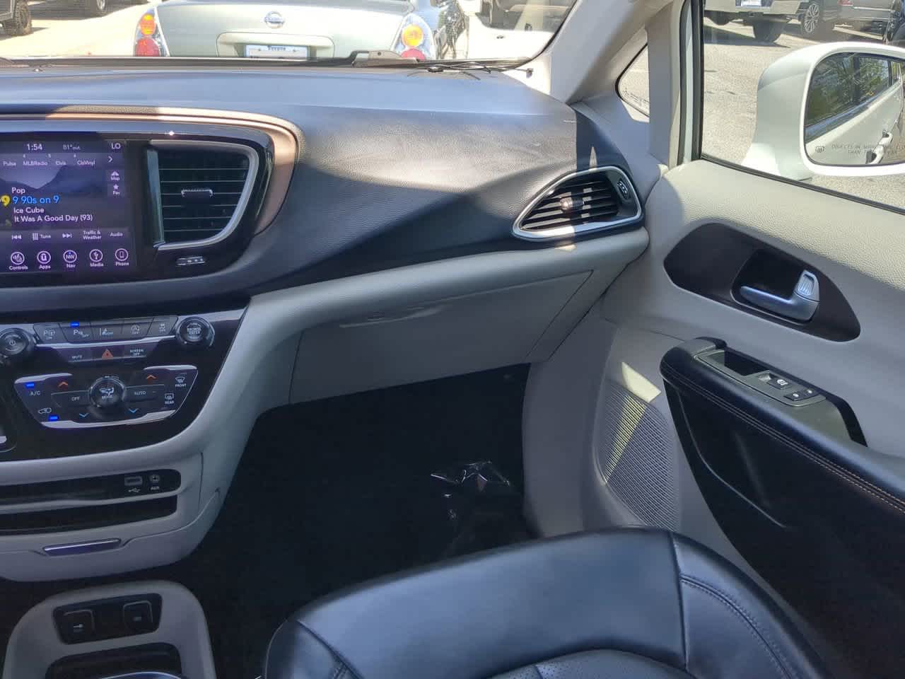 2018 Chrysler Pacifica Touring 17