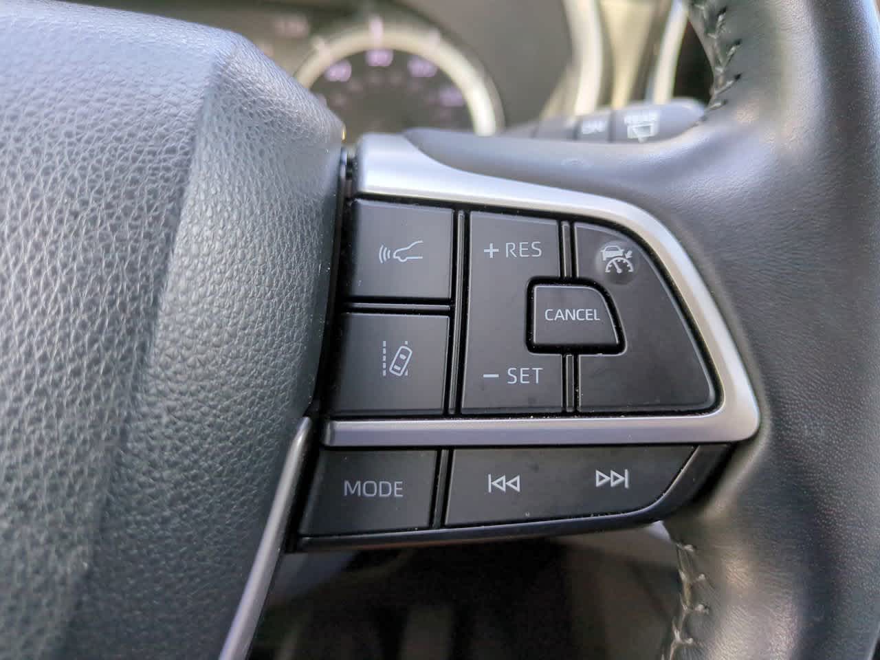 Thumbnail: 2023 Toyota Highlander - 26