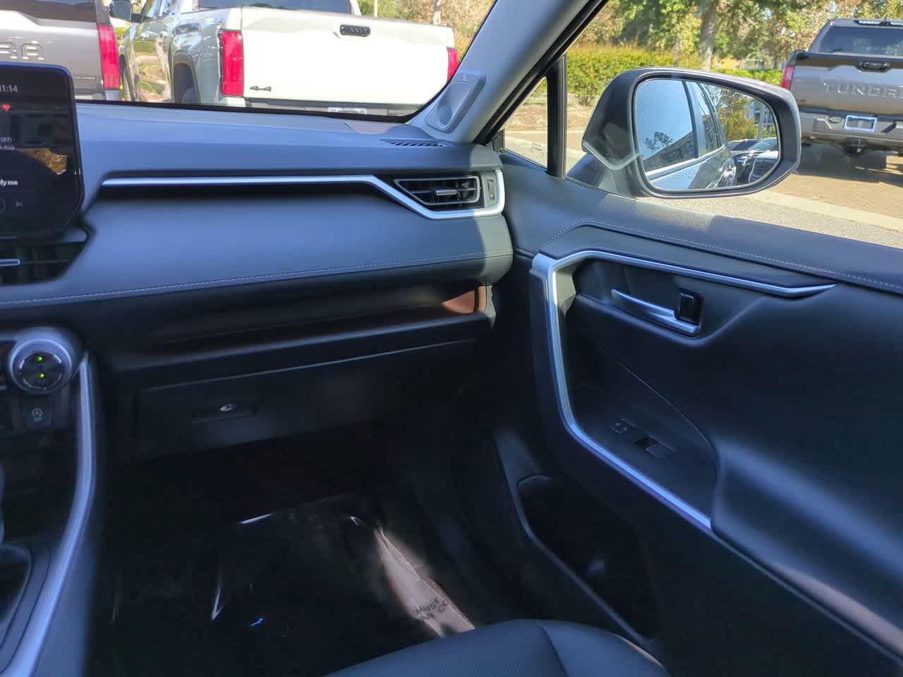 Thumbnail: 2025 Toyota RAV4 - 16