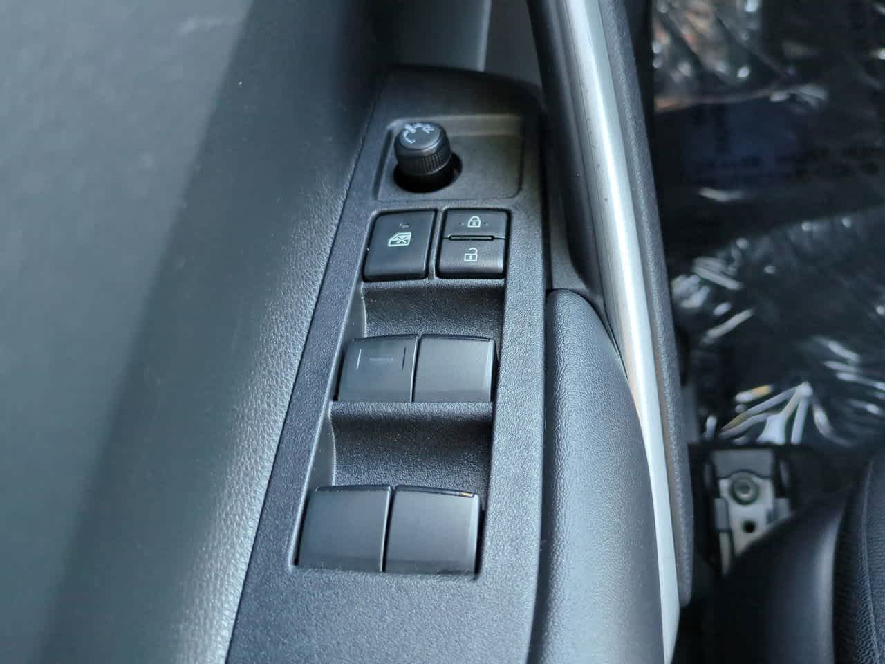 Thumbnail: 2025 Toyota Corolla Cross - 21