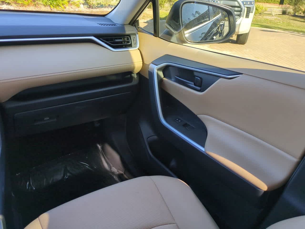 Thumbnail: 2025 Toyota RAV4 - 16