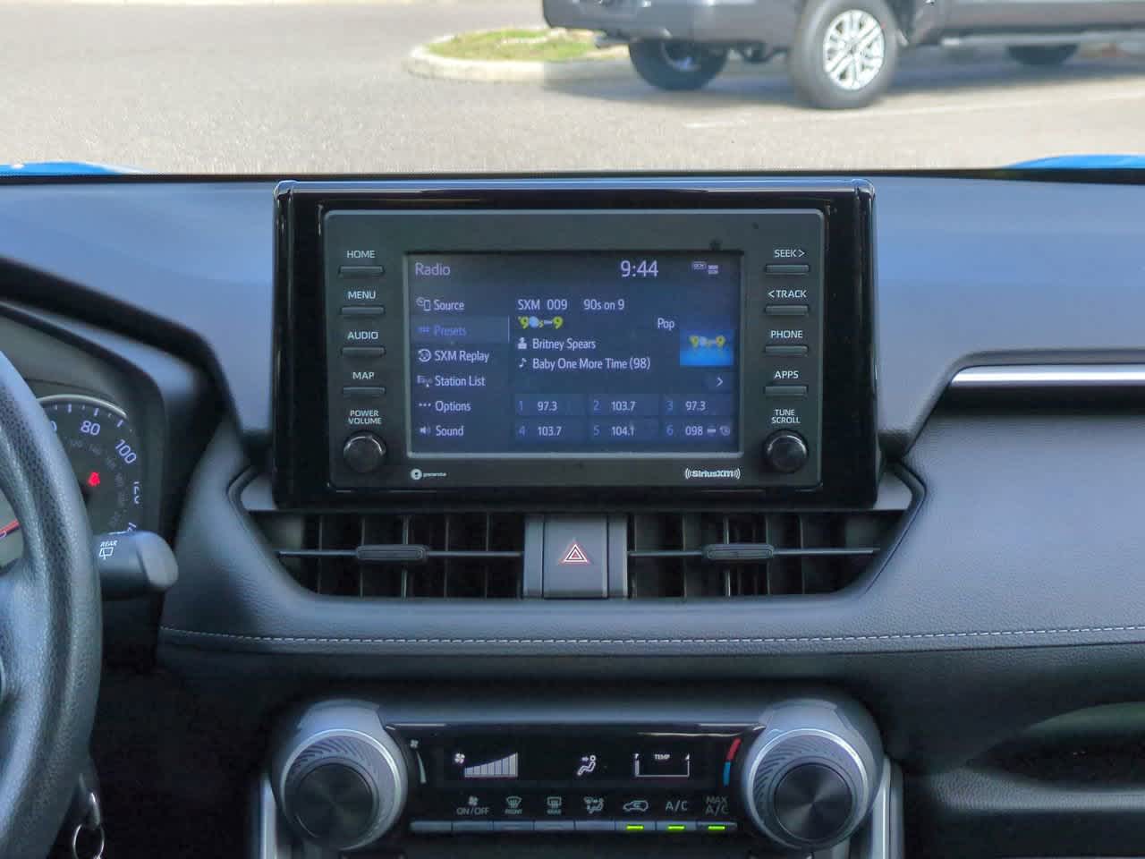 Thumbnail: 2021 Toyota RAV4 - 17