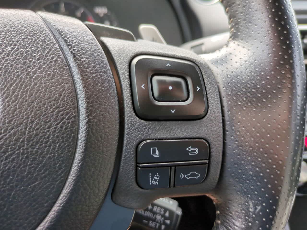 Thumbnail: 2021 Lexus IS - 25