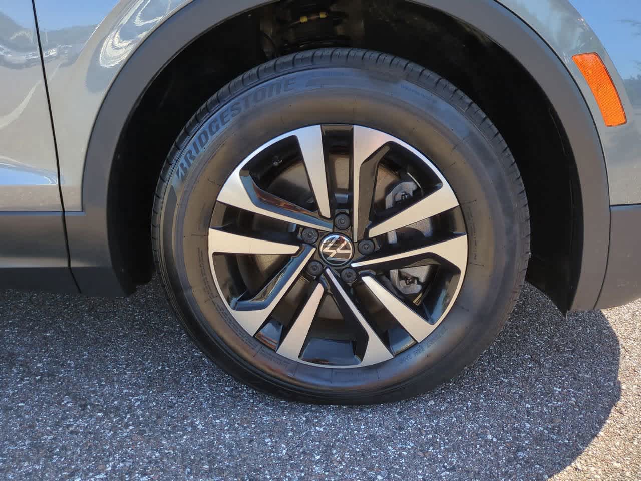 Thumbnail: 2024 Volkswagen Tiguan - 11
