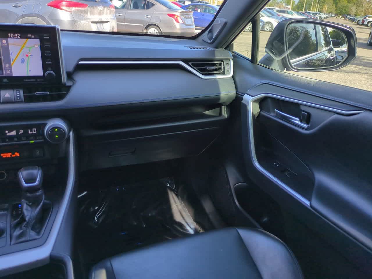 Thumbnail: 2020 Toyota RAV4 - 16