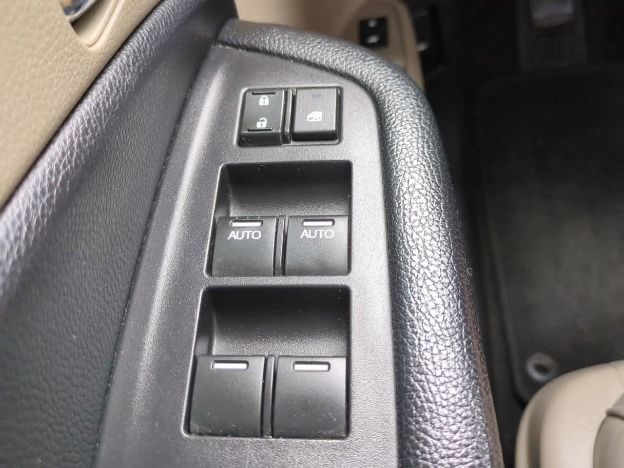 Thumbnail: 2017 Honda Pilot - 24