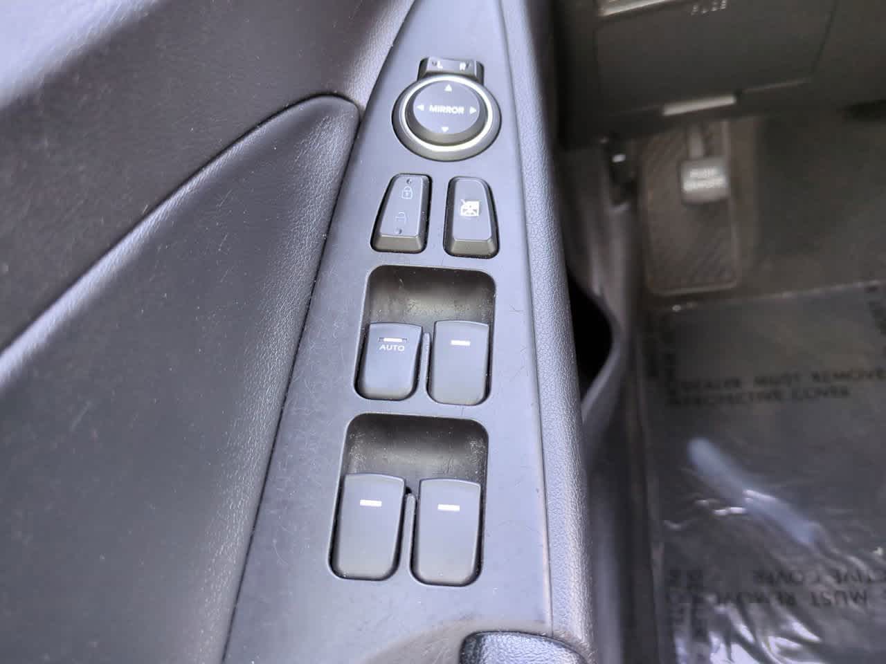 Thumbnail: 2011 Hyundai Sonata - 19