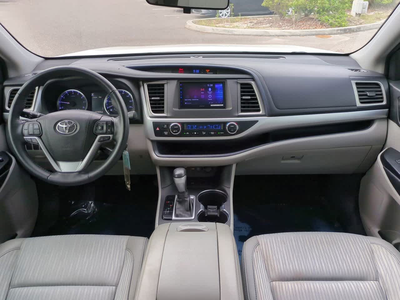 Thumbnail: 2018 Toyota Highlander - 15