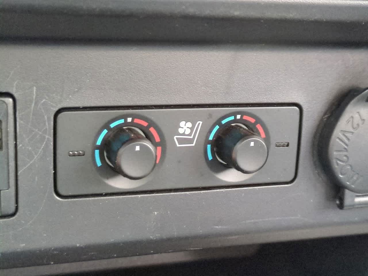 Thumbnail: 2016 Toyota 4Runner - 23