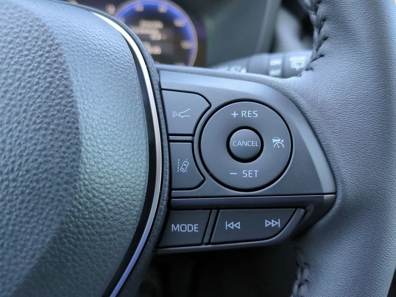 Thumbnail: 2025 Toyota RAV4 - 25