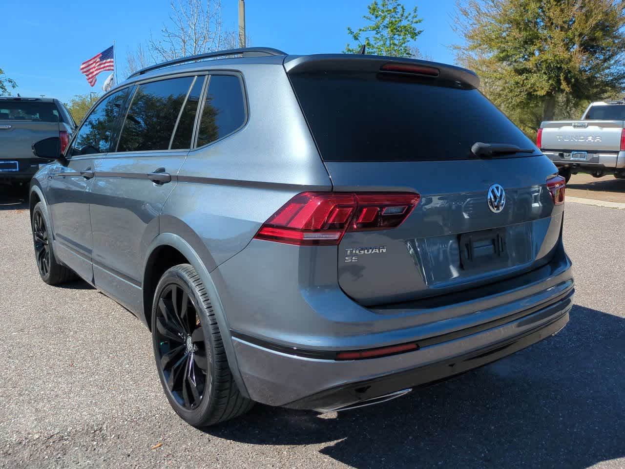 Thumbnail: 2020 Volkswagen Tiguan - 4