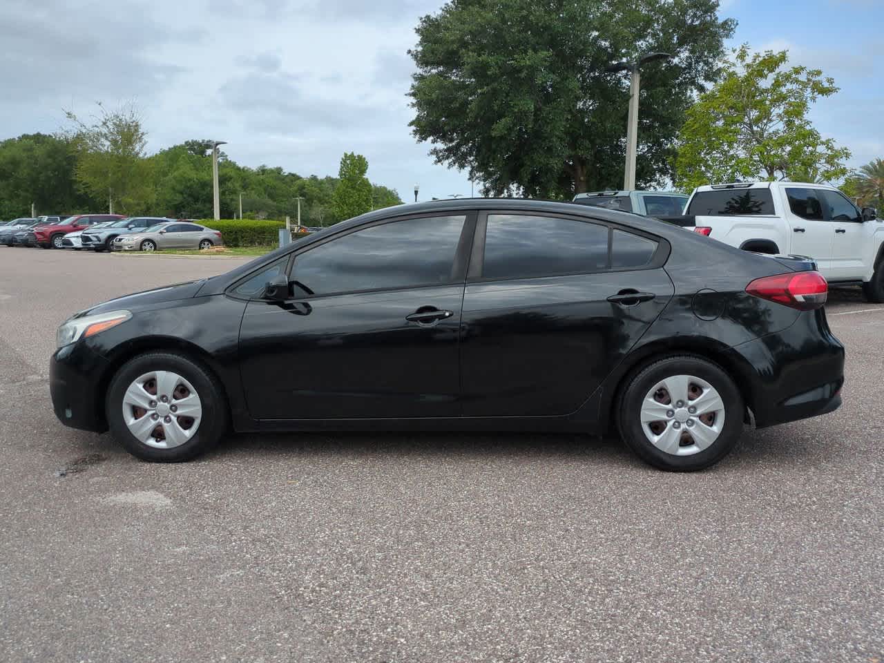 Thumbnail: 2017 Kia Forte - 3