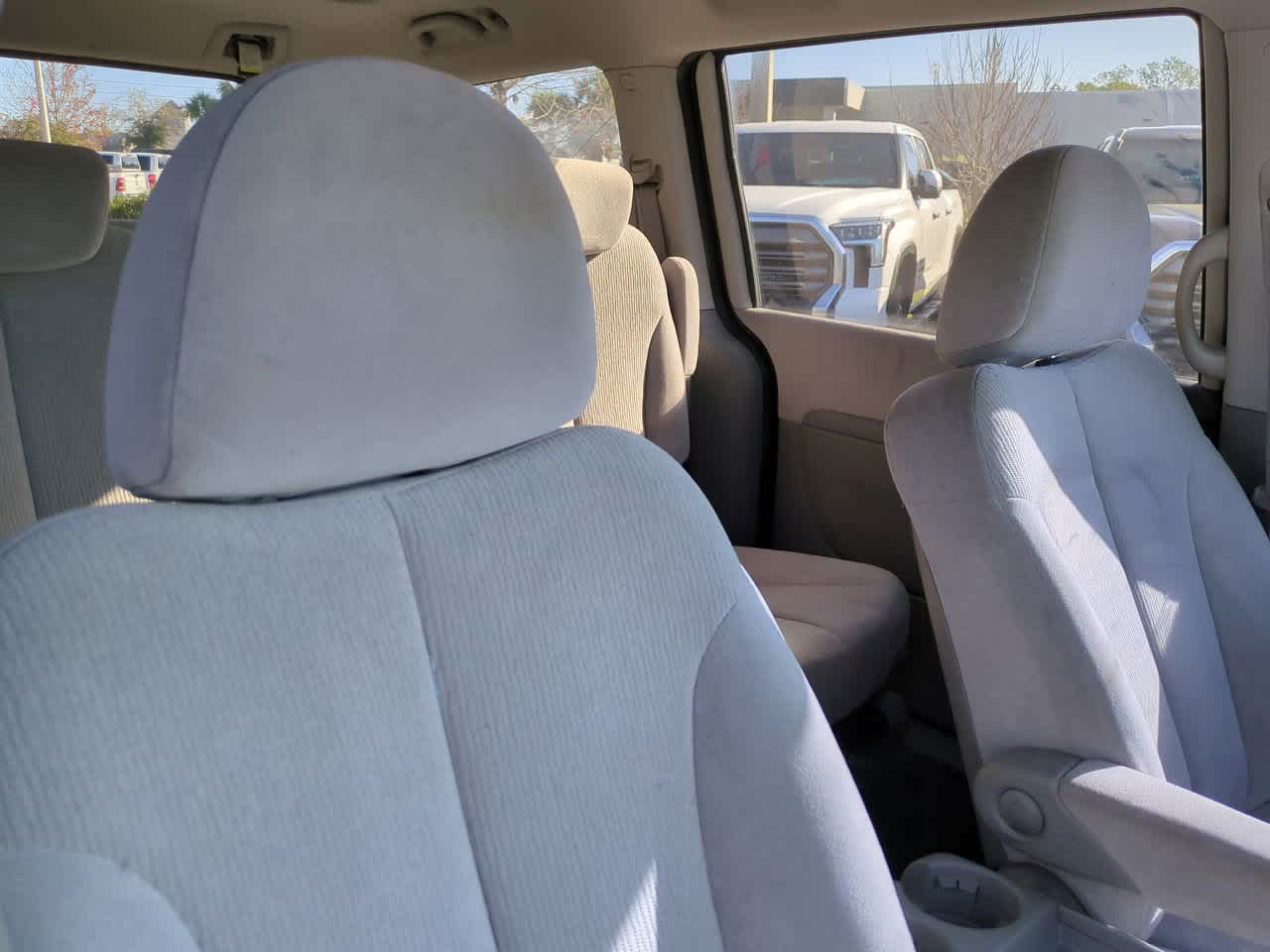 Thumbnail: 2008 Kia Sedona - 7