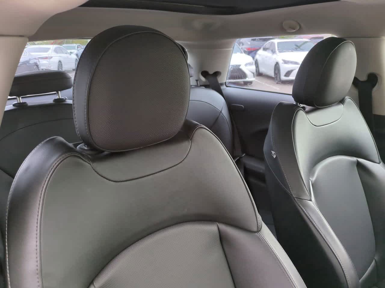 Thumbnail: 2015 MINI Cooper Hardtop - 7