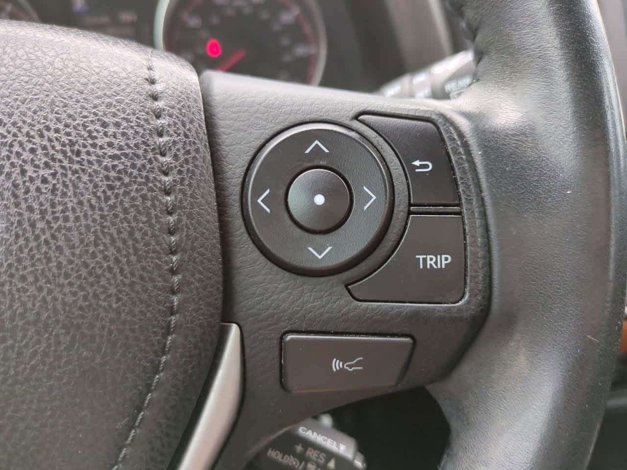 Thumbnail: 2017 Toyota RAV4 - 25