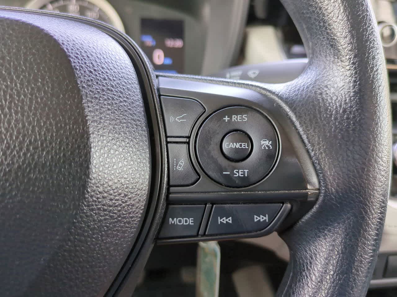 Thumbnail: 2022 Toyota Corolla Cross - 23