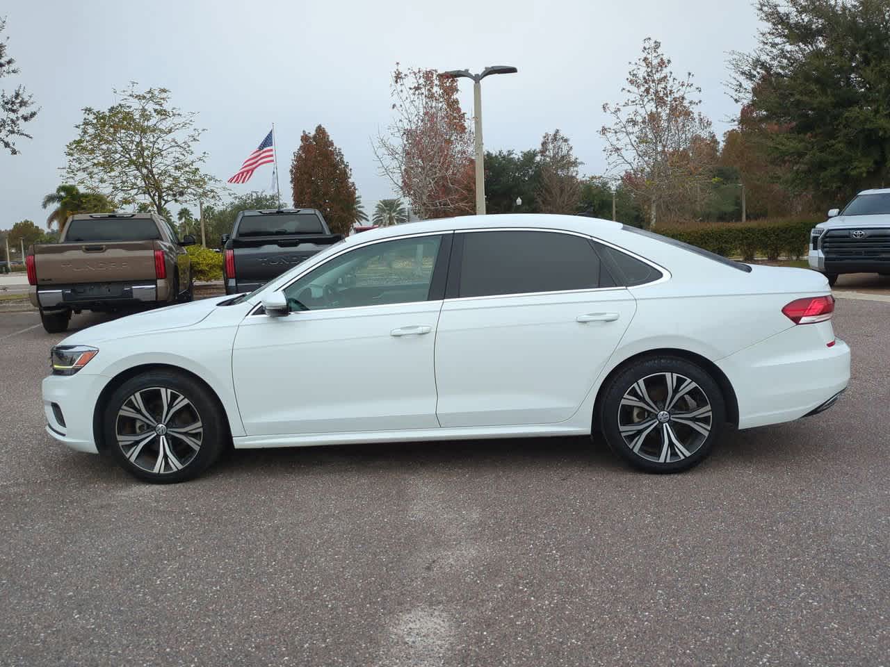 Thumbnail: 2022 Volkswagen Passat - 3