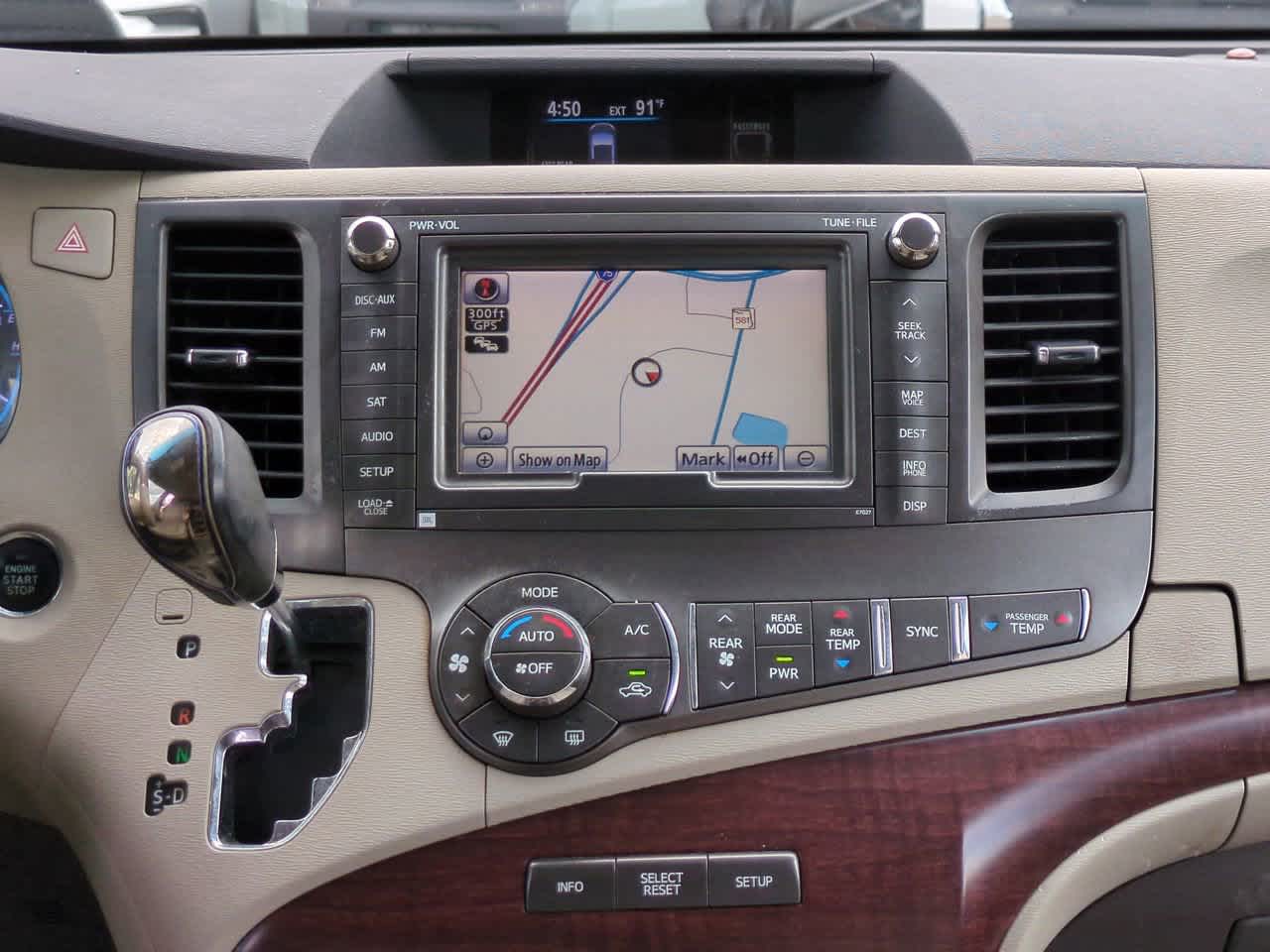 Thumbnail: 2011 Toyota Sienna - 18