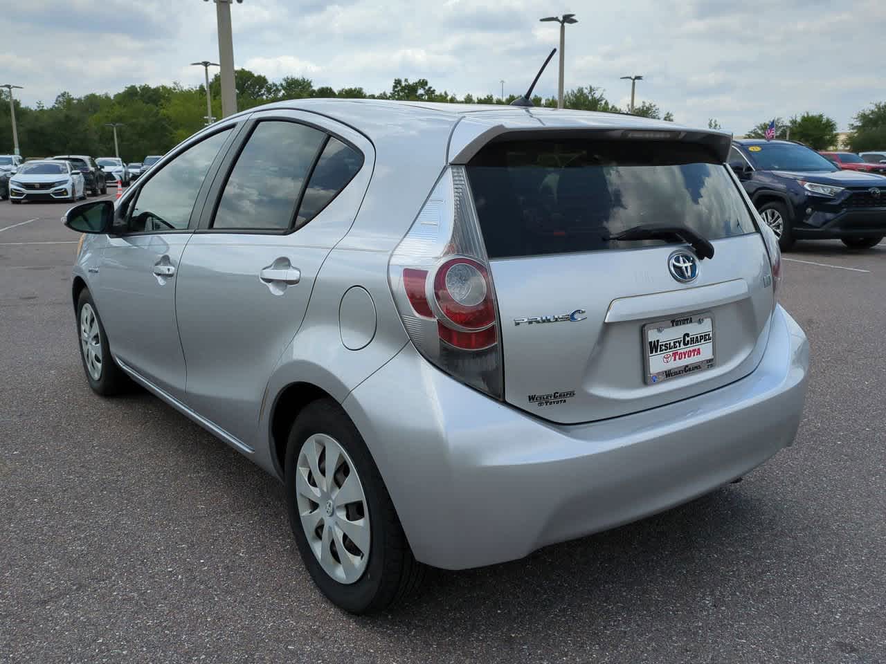 Thumbnail: 2014 Toyota Prius c - 4