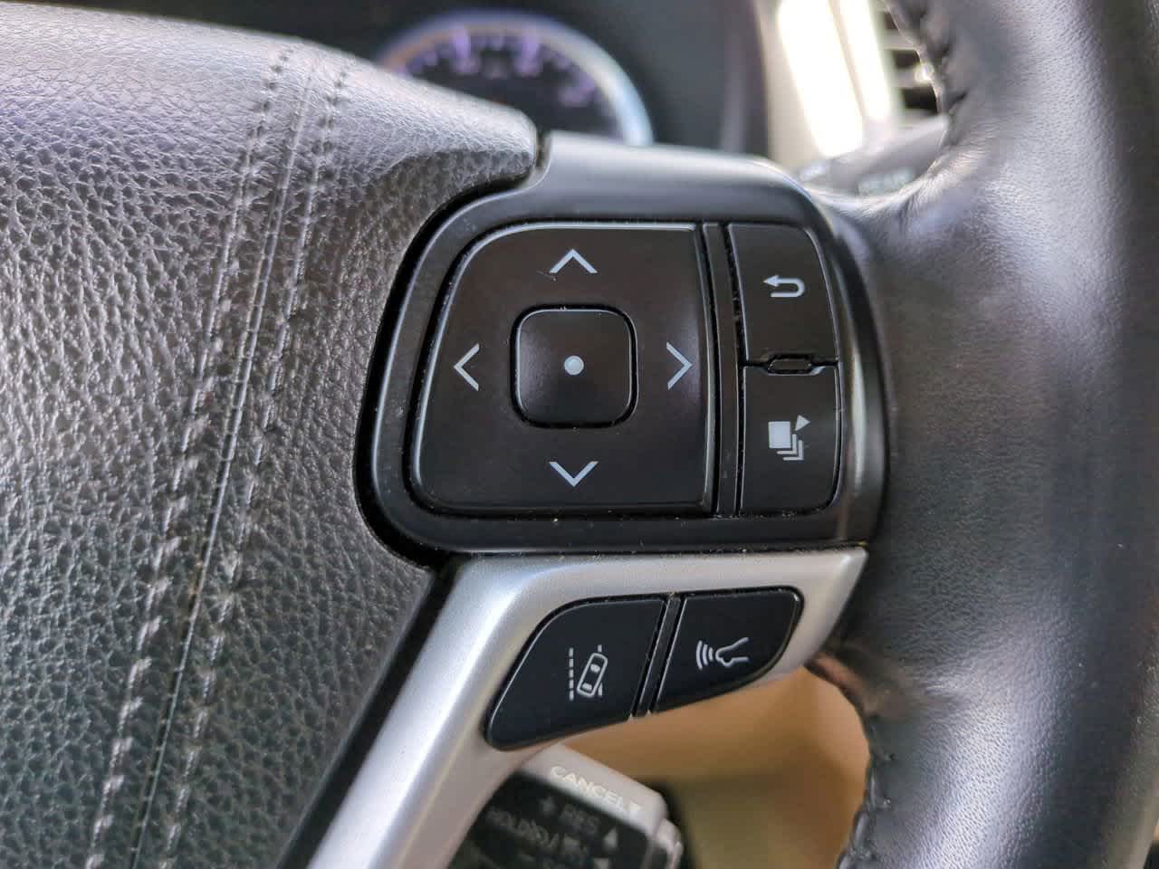 Thumbnail: 2017 Toyota Highlander - 27