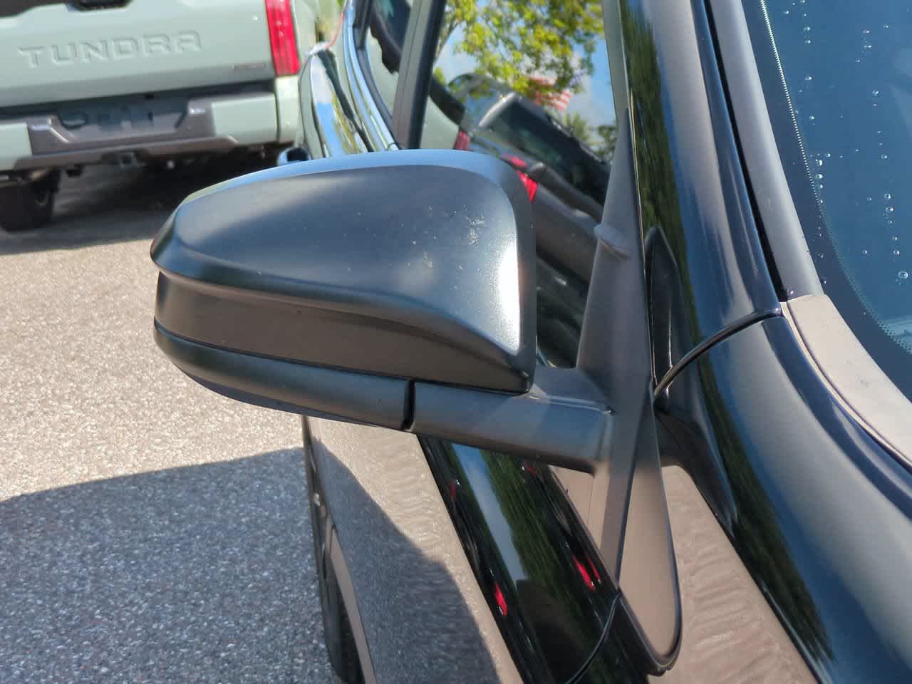 Thumbnail: 2018 Toyota RAV4 - 12