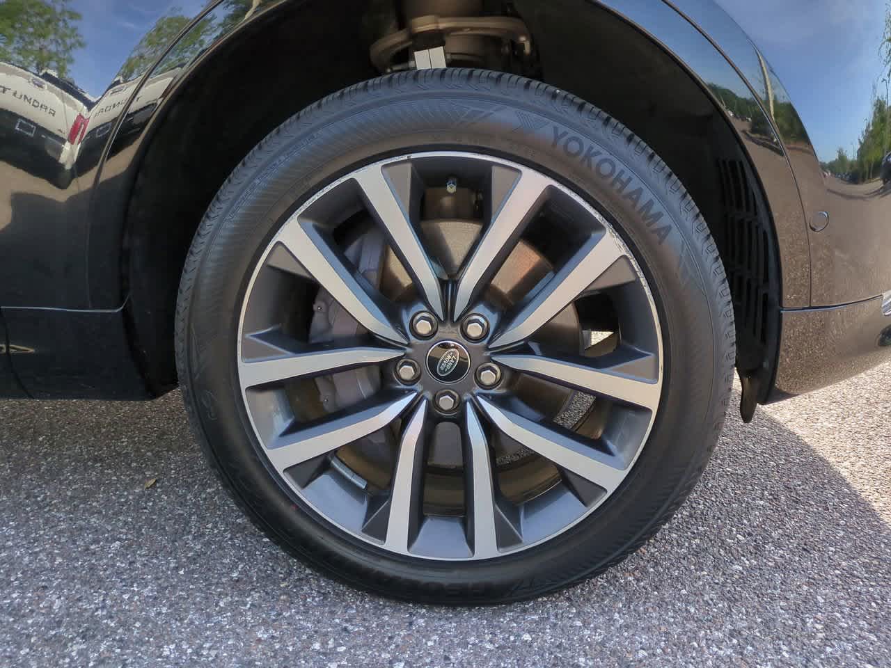 Thumbnail: 2021 Land Rover Discovery - 11