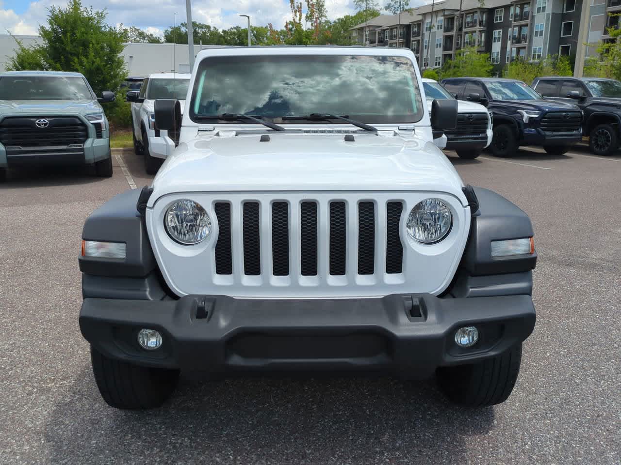Thumbnail: 2019 Jeep Wrangler - 9