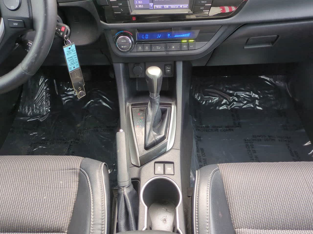 Thumbnail: 2015 Toyota Corolla - 18